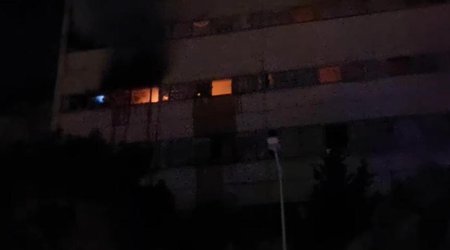 Binəqədidə yaşayış binasında yanğın baş verib