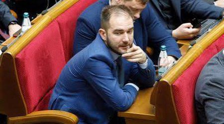 В Украине десятки депутатов написали заявления об отставке