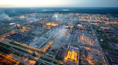 Атакован крупнейший нефтезавод России