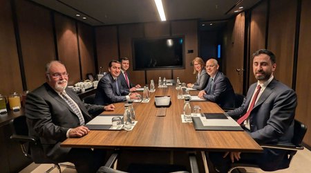 Hikmət Hacıyev Ərdoğanın baş müşaviri ilə regional təhlükəsizliyi müzakirə edib