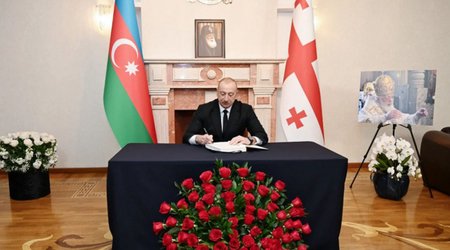 İlham Əliyev Gürcüstanın Azərbaycandakı səfirliyində olub, başsağlığı verib