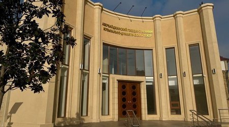 Putin Dərbənddə Azərbaycan Teatrının açılışını edib