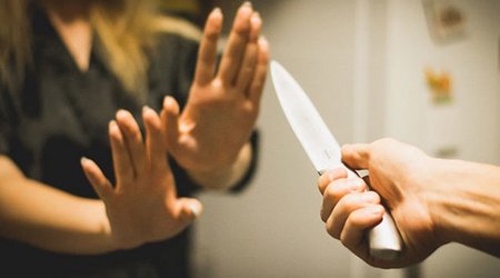 Bakıda oğul ana və atasını bıçaqlayıb
