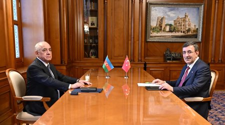 Али Асадов и Джевдет Йылмаз обсудили расширение партнерства по ряду направлений