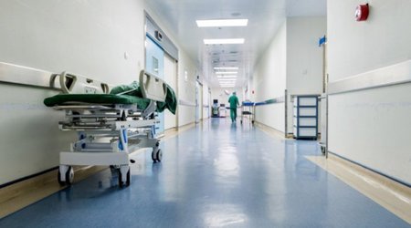 Oğlunun toyunda başına aqlay daşı düşən ata ölüb