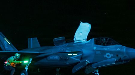 Еще один американский авианосец входит в Аравийское море - Oбновлено