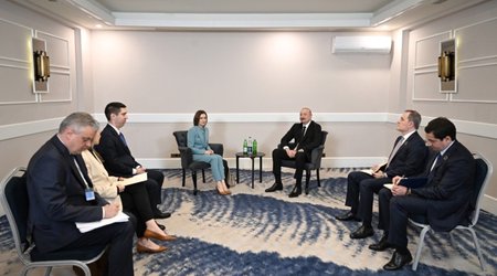 İlham Əliyev Antalyada Moldova Prezidenti ilə görüşüb