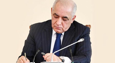 Baş nazir bakalvr təhsili ilə bağlı qərar imzalayıb