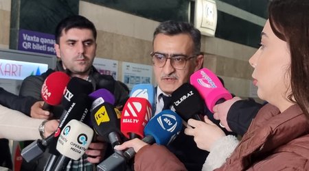 Sərnişinlər 20 dəqiqəyə yaxın tuneldə qalıblar