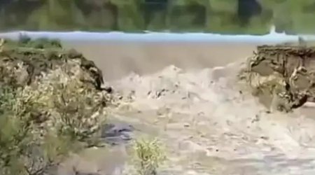 Ağcabədidə Kür çayı bəndi yarıb