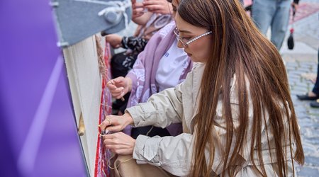 Azercell Beynəlxalq Xalça Festivalında “Minlərlə ilmə, bir güc” xalçasını təqdim etdi