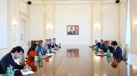 Ильхам Алиев принял делегацию во главе с верховным представителем ЕС