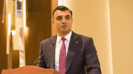 Muzdlu işçilər bu ildən maaş aldıqları bankı sərbəst seçə biləcəklər