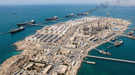 Возможный разлив нефти у иранского Харка
