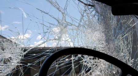 Столкновение двух автомобилей в Гёйгёльском районе привело к госпитализации трех человек