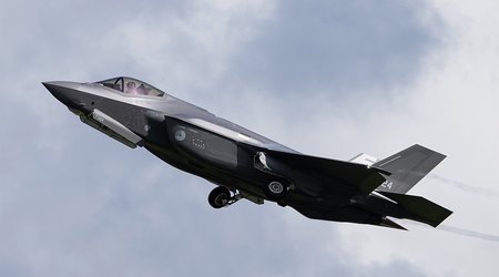 Истребитель США F-35 подал аварийный сигнал над Аравийским полуостровом