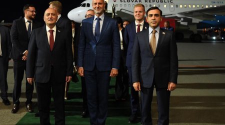 Рихард Раши прибыл с официальным визитом в Азербайджан