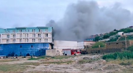 В отеле AF Beach в Новханы вспыхнул пожар