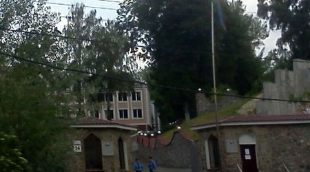 Российские ракеты упали у посольства Азербайджана в Киеве: выбиты окна
