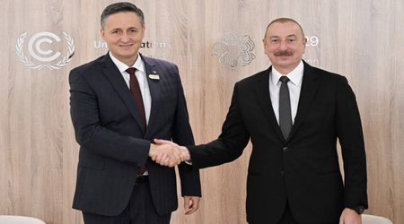 Денис Бечирович поздравил Президента Ильхама Алиева