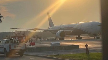 Türkiyədə təyyarə radar dirəyinə çırpılıb, 267 sərnişin təxliyə olunub