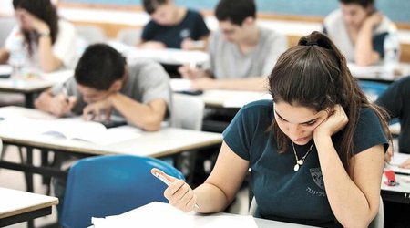 3 nəfər 400 bal toplayıb, 12 nəfər imtahandan kənarlaşdırılıb