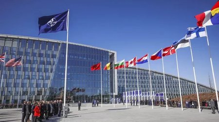 Çin NATO-nu Soyuq Müharibə düşüncəsindən əl çəkməyə çağırıb