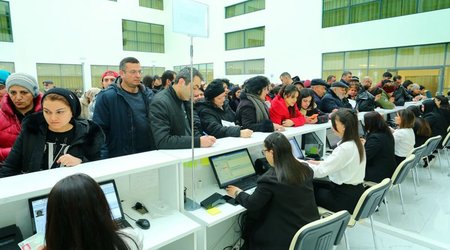 TƏBİB: Qəzada xəsarət alan qızın KT müayinəsinə aparılması tibbi baxımdan mümkün olmayıb