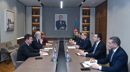 Ceyhun Bayramov Marius-Qabriel Lazurka ilə görüşüb