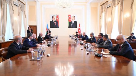 Али Асадов встретился с председателем парламента Турции Нуманом Куртулмушем