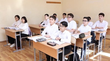 Azerbaijan restricts mobile phone use in schools
