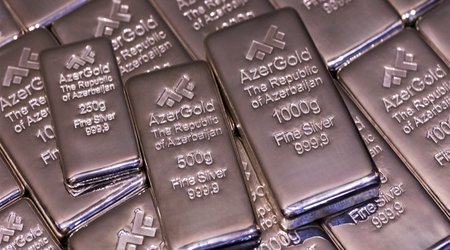Фьючерсы на золото продолжили дешеветь на COMEX