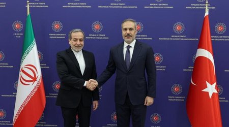 Hakan Fidan iranlı həmkarı ilə regional vəziyyəti müzakirə edib