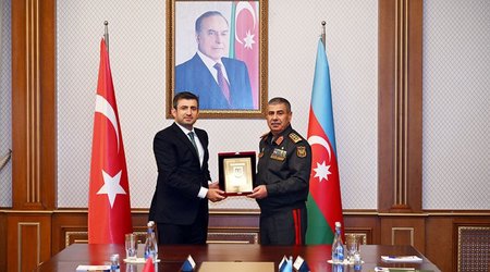 Zakir Həsənov Selçuk Bayraktarı qəbul edib