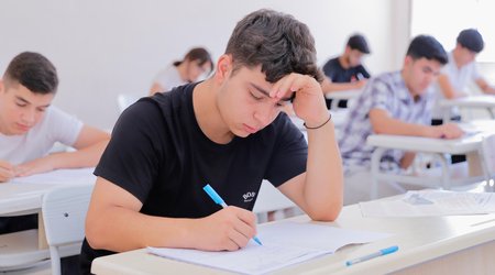 Сегодня абитуриенты сдадут экзамены по I и IV группам специальностей