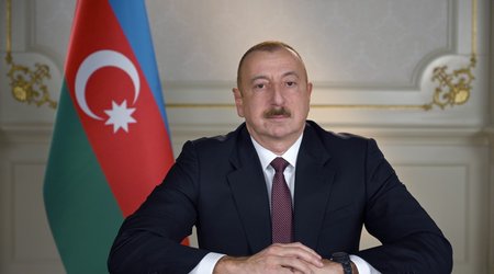 Алиев поздравил Бернхэма с назначением премьер-министром Великобритании