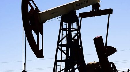 Нефть движется к четвертой неделе роста на опасениях перебоев с поставками