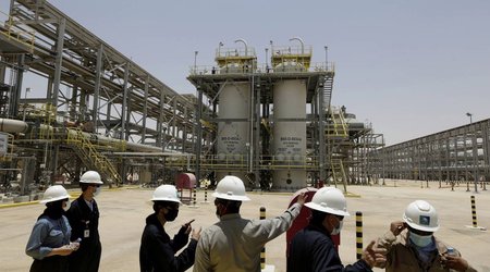 Нефтяной гигант остановил НПЗ после атаки