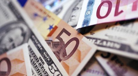 Dollar steady, euro and rouble rise in Azerbaijan