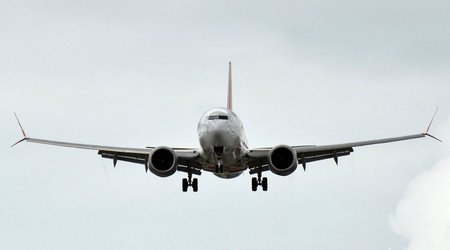 Пассажирский лайнер Boeing 737 разгерметизировался по пути из Уфы в Таджикистан