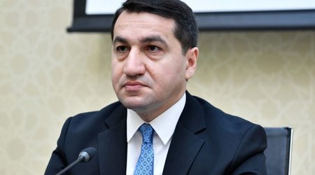 Зеленский наградил помощника Алиева