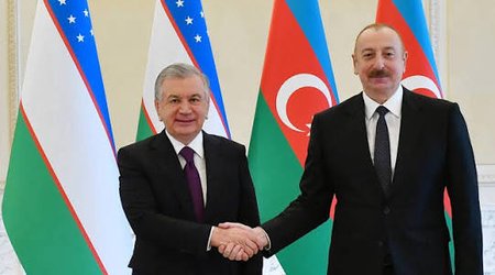 Президент Ильхам Алиев направил поздравление Шавкату Мирзиёеву
