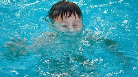 В Сабирабаде двухлетний ребенок утонул в бассейне