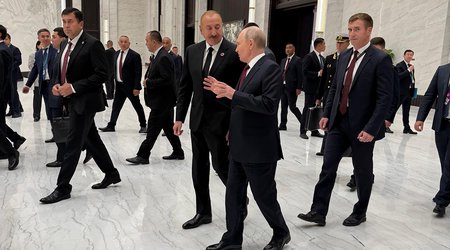 Əliyev Putinlə söhbət edib