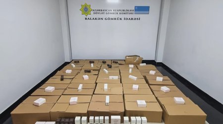 На пограничном пункте Азербайджана в двух фурах выявлены незадекларированные товары на 232 тыс. манатов