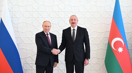 Владимир Путин провел телефонный разговор с Ильхамом Алиевым