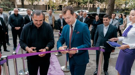 Azercell opens its first next-generation dealer store