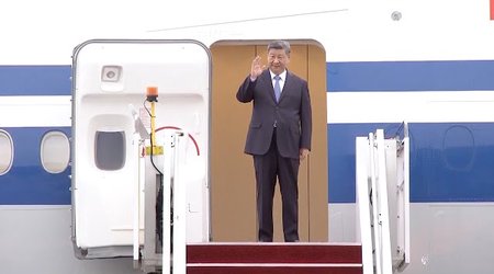 Си Цзиньпин впервые за семь лет прибыл в Индию