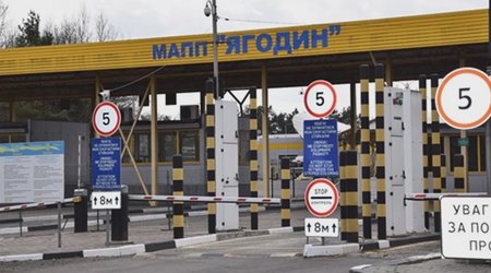 При атаке ВС РФ повреждена АЗС на границе Украины и Польши