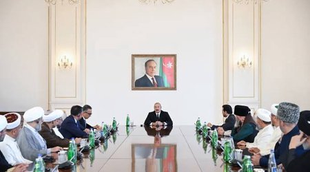 В социальных сетях президента опубликовано видео встречи с участниками международных конференций